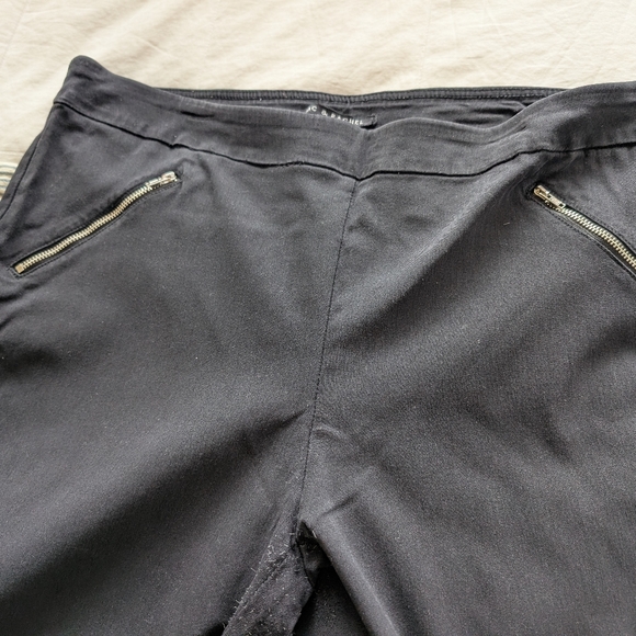 Zac & Rachel Pants - Zac & Rachel Women's Black Cropped Pants with Fake Zipper Pockets